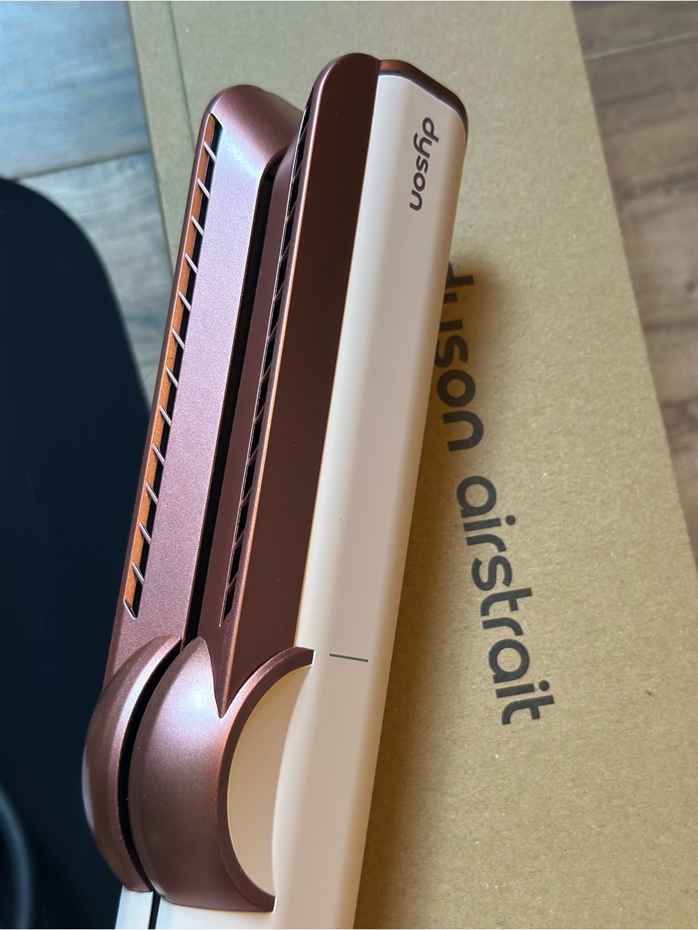 Dyson Airstrait – Ceramic Pink/Rose Gold | Barely Used - Picture 4 of 8